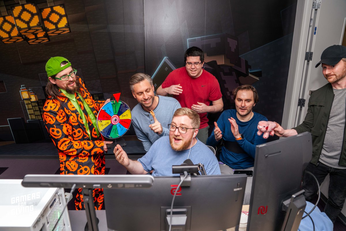 GamersOutreach's tweet photo. 🟩 Thank you Hermitcraft 🟩

The Hermits and friends raised an astonishing $810k+ for #GFG2025

We look forward to sharing all the play experiences unlocked for families in treatment throughout this year! https://t.co/1H3E7lUhGB