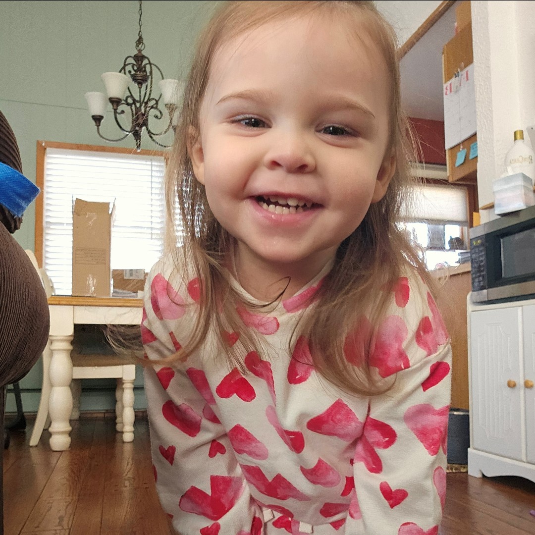 MFCHatWMC's tweet image. Hadley, 2, is thriving 8 months post-kidney transplant. "She's stronger and sassier daily," says mom Lindsay. Celebrate Hadley this #DonateLifeMonth! Her story bit.ly/43IGC28 #DonateLife #Kidney