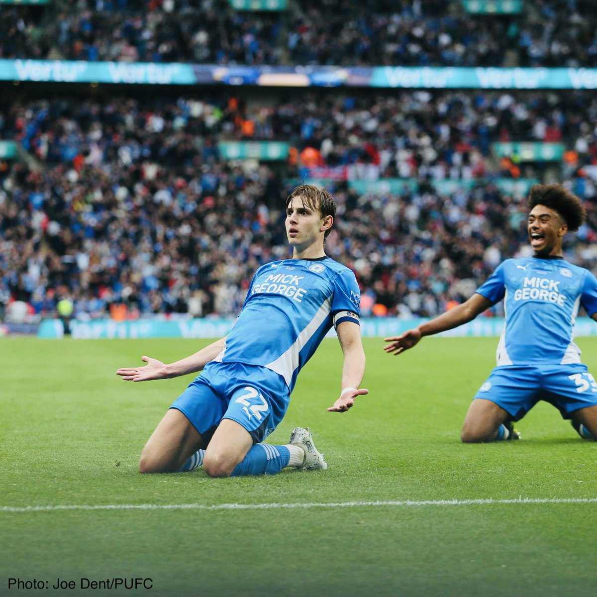 NathanAlbon's tweet image. #pufc | Hector Kyprianou is the first ever Cypriot to score at Wembley. He’ll have that forever 🥹 Yiamas! 🇨🇾🍻