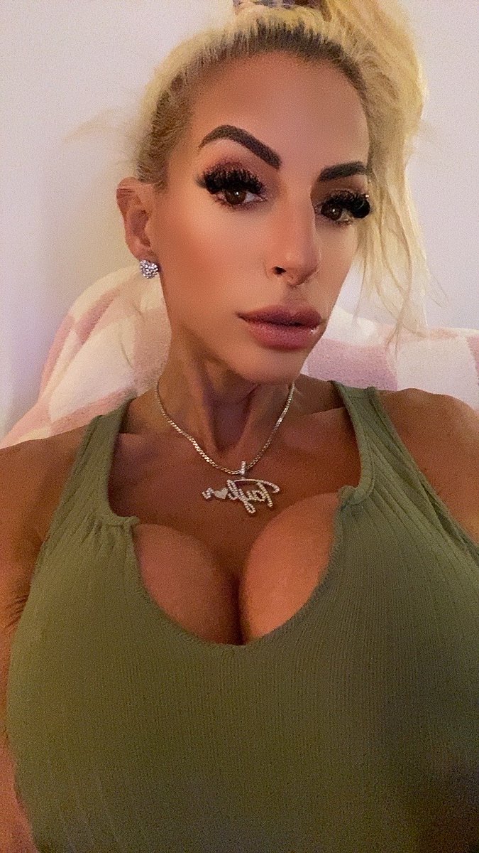 TAYSTEVENS's tweet photo. Mmm… with this look? 😏 I am definitely considering something dangerous, delicious, or just a little naughty. #ThinkingThings #FlirtyThoughts #UhOh #GuessWhat
https://t.co/B1Rwxux1gL https://t.co/n6hD1A5YUb
