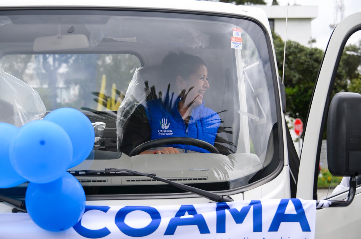 🚛COAMA fortalece su modelo productivo con la entrega de un camión a recicladores de base. 

latitudr.org/coama-fortalec…

🤝<a href="/CocaColaCo/">The Coca-Cola Co.</a>, <a href="/PepsiCo/">PepsiCo</a>, <a href="/DowNewsroom/">Dow</a> ,
<a href="/Nestle/">Nestlé</a>, <a href="/el_BID/">Banco Interamericano de Desarrollo</a>, <a href="/IDB_Lab/">IDB Lab</a>,
<a href="/RedLacre/">Red Lacre</a> y <a href="/FundacionAVINA/">fundacionAVINA</a>,
<a href="/CocaColaEC/">Coca-Cola Ecuador</a>, <a href="/PepsiEcuador/">Pepsi Ecuador</a>, <a href="/Nestle_Ecuador/">Nestlé Ecuador</a>, <a href="/RenarecEcuador/">RENAREC</a>.