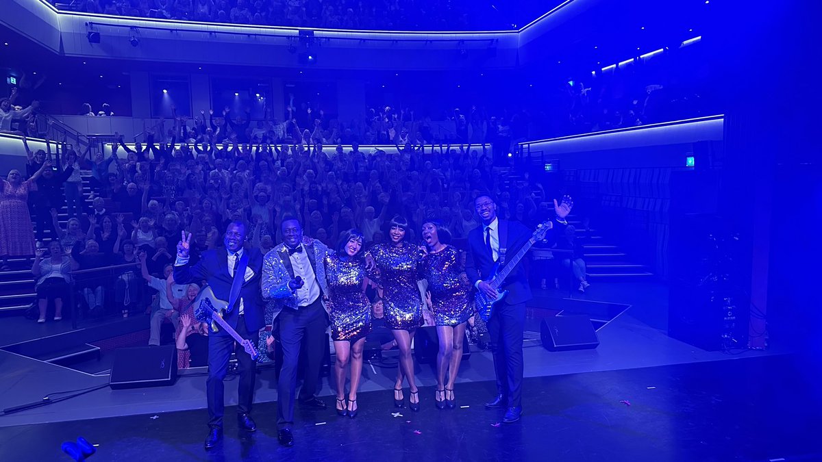 ANTRMOTOWNSHOW's tweet photo. We returned to Bridgewater last night and felt the love from the very first note 🎤

#anighttoremembermotownshow https://t.co/4Fd12AIUUK