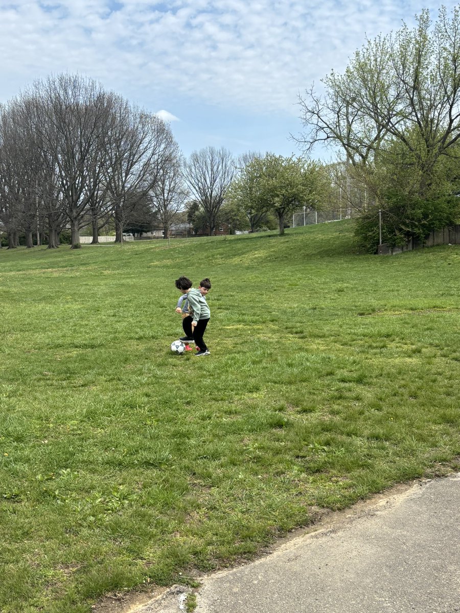 apierson4216's tweet photo. Thank you for the playground toys!!!! @MrBoyer134 @KlondikeLane https://t.co/T68G03ngLh