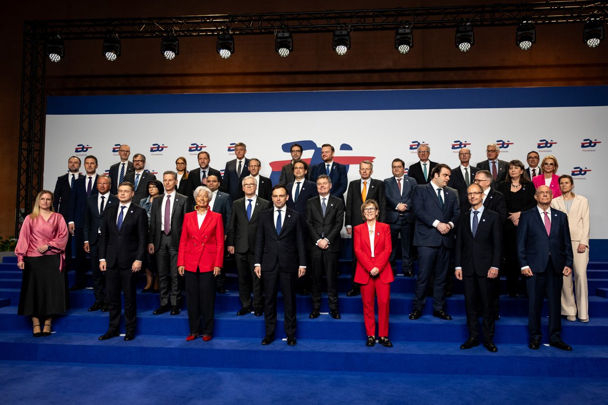 The EU strives for unified front on Trump’s tariffs bloomberg.com/news/newslette… via <a href="/Alemrome/">Alessandra Migliaccio</a>
