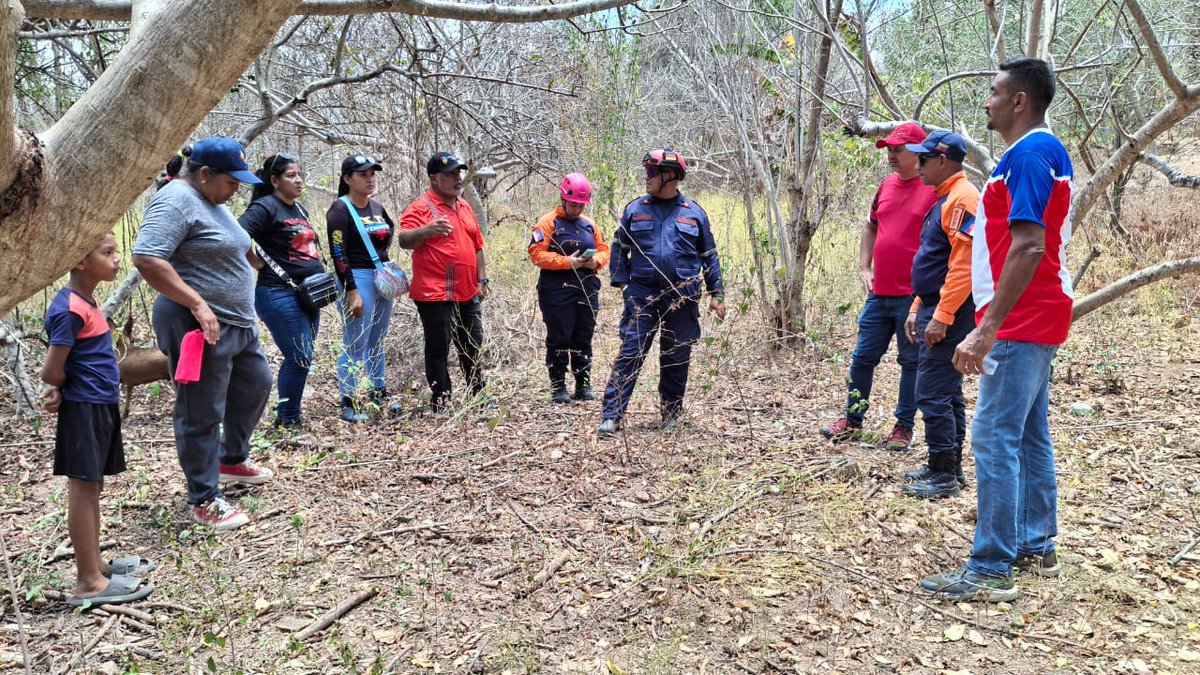#EnFotos Así fue el despliegue de verificación de la Quebrada Agua Bendita en Paz Castillo por parte del Equipo de Mitigación de Riesgos de Santa Lucia #SemanaSantaSegura