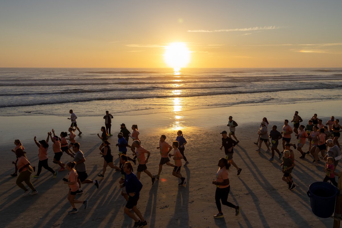 Runners, on your mark! The 56th Annual Easter Beach Run is almost here! This Daytona Beach tradition takes place Saturday, April 19 at 7:30 am. Children's races start at 8:30 am. Details: bit.ly/4cmUyRD
#LoveDaytonaBeach🏖️  
#LoveFL☀️