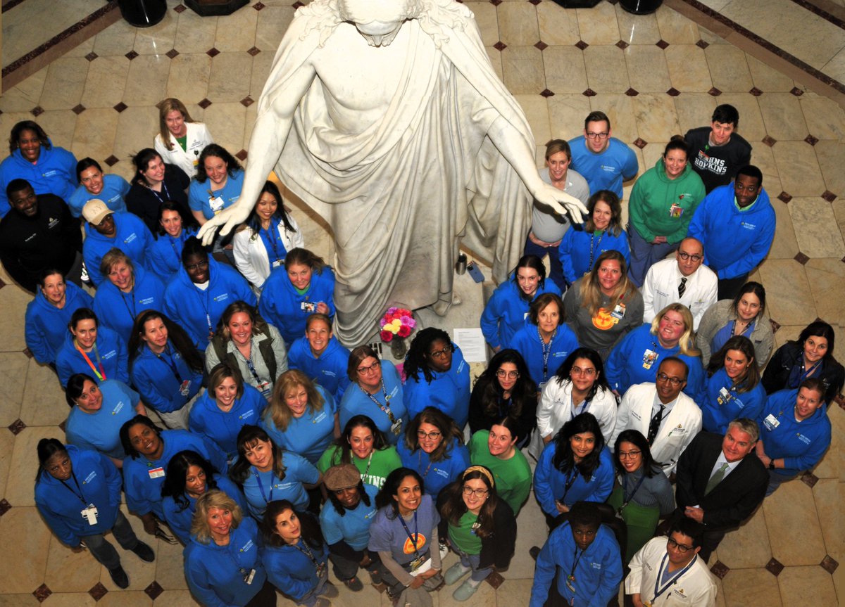 💙💚 On 4/11, we wore blue and green to show our support for #DonateLifeMonth and raise awareness about the life-saving power of organ, eye, and tissue donation! Swipe to see our amazing team repping the cause in style! 💚💙 #BlueGreenDay #BeADonor #DonateLife