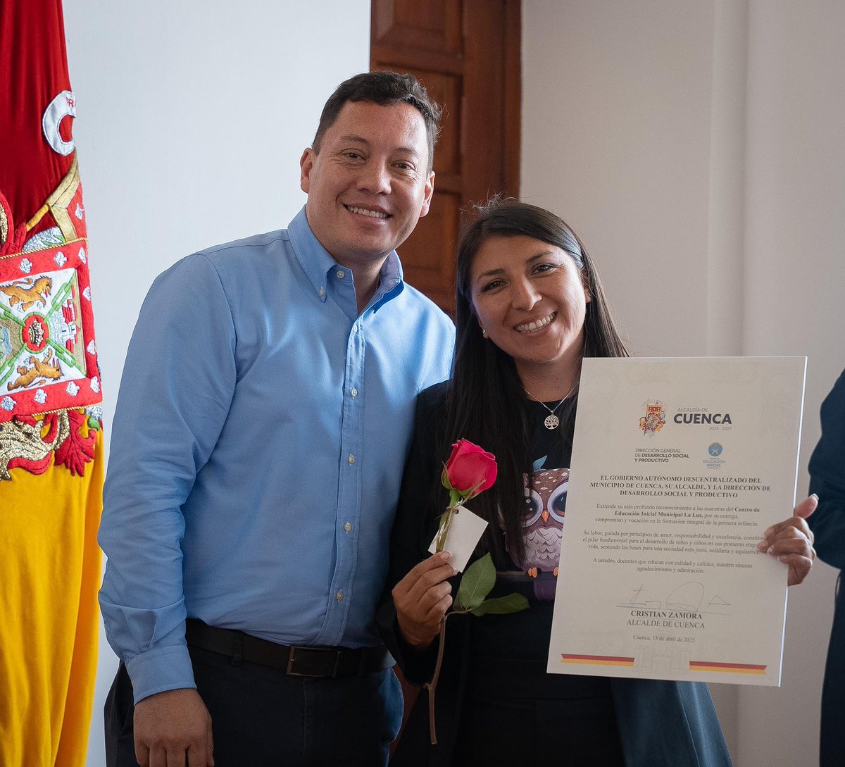 czamoramatute's tweet photo. 👏👨‍🏫 Su dedicación deja huellas imborrables. ¡Gracias, profes!

Reconocimos la entrega, el compromiso y la vocación de los #maestros de los 13 Centros de Educación Inicial Municipal, quienes forman integralmente a más de 5️⃣0️⃣0️⃣  niños en valores y conocimientos, su labor es digna de destacar.

Como docente, reconozco la dedicación diaria de cada uno de ustedes. Sabemos que hacemos esto y mucho más con #AmorPorCuenca ❤️💛