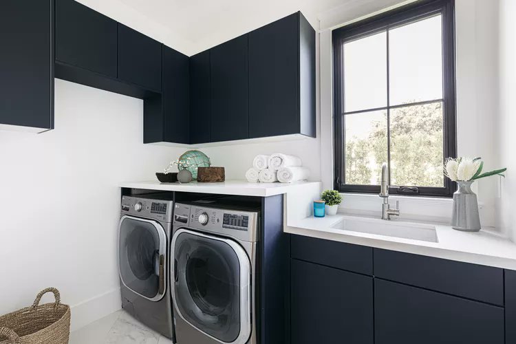 CleanLineSpaces's tweet image. Designing a laundry room? 🧺 Prioritize space, function &amp;amp; future-proofing. Think counter space, proper clearance, noise insulation, and safe appliance setup. Smart design = stress-free laundry! #HomeDesign #LaundryRoom