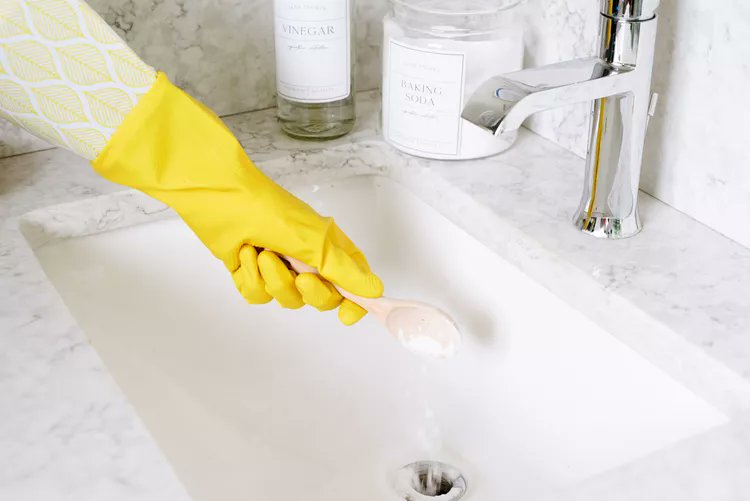 CleanLineSpaces's tweet image. Fixing a slow sink drain doesn’t require a plumber—just a few simple tools and DIY tricks. Zip tools, baking soda &amp;amp; vinegar, plungers, or cleaning the P-trap can all get water flowing again. #HomeTips #DIYPlumbing