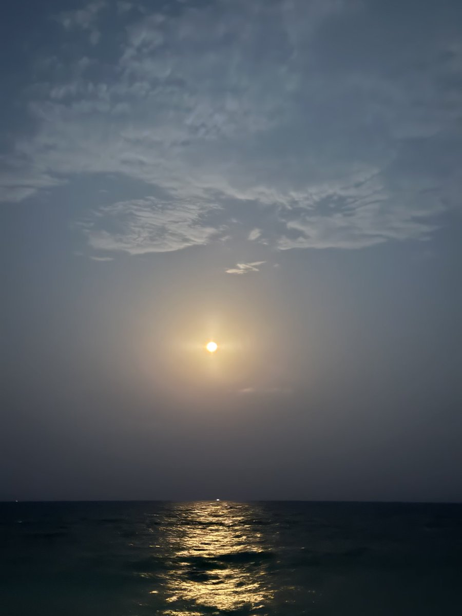 MahiTre_07's tweet photo. A perfect day for 🌙❤️'er
Well spent a night 
#moonsighting  #moonlight #night #beach https://t.co/3xcboNg51V