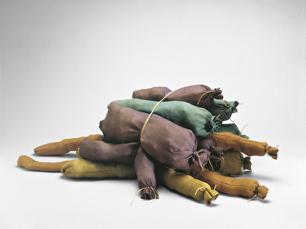 If you find yourself in Lisbon this spring/summer visit 'British Art – Vanishing Point' at @fcgulbenkian to see Barry's early work 'bundle 3 '67', 1967. Exhibition runs until 21 July 2025. Photo courtesy MAC / CCB.