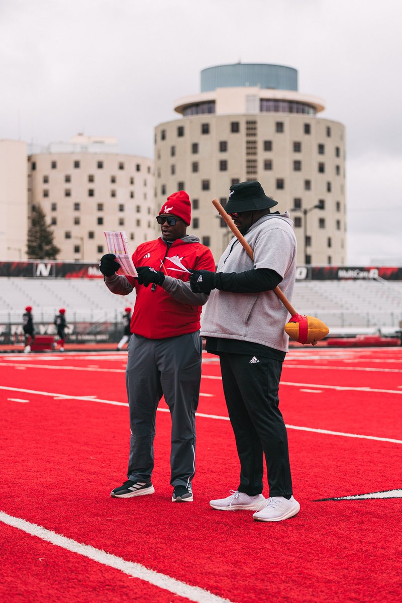 Jaylen Johnson (@jaylenjohnson92) on Twitter photo That portal is opening up in two days! I’ll have my pillow and cell phone at the desk until me and <a href="/CoachThomas_BT/">CoachBThomas</a> find a DUDE that’s ready to play! That portal is opening up in two days! I’ll have my pillow and cell phone at the desk until me and <a href="/CoachThomas_BT/">CoachBThomas</a> find a DUDE that’s ready to play!