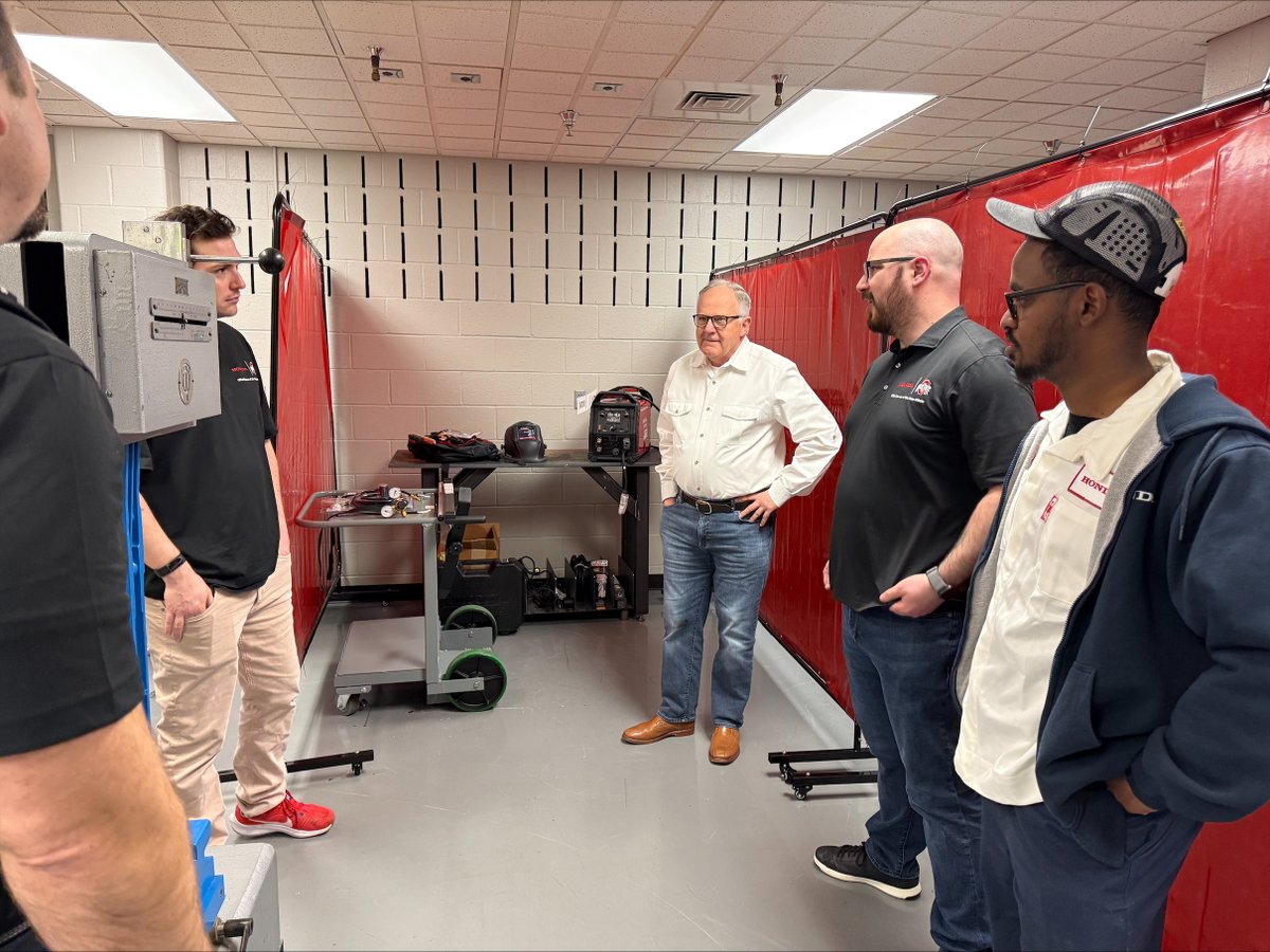 Honda reps visited Ohio State Lima’s labs while at the Engineering Education and Manufacturing Center to talk about job opportunities with students.