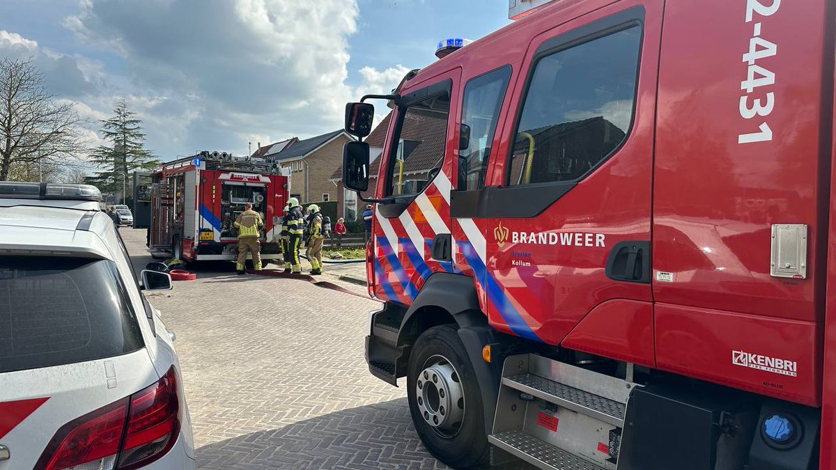 Schuurbrand in Buitenpost: Oude Fiat verwoest door brand