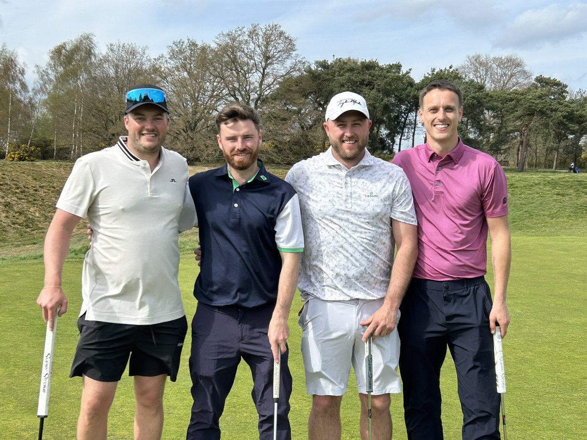 BecclesFC's tweet photo. @pceautomationuk The Mutford n Massive lads representing @MWFC_ are finding this course a bit too easy by the looks of this.. another birdie..
#EasyEasy ⚪️⛳️⚫️ https://t.co/QL2X4frXOD