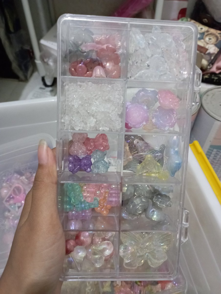 egxtauw's tweet photo. Hallo aku mau preloved in manik manik yang aku udh ngga pake ada yang mau beli ngga saran harganya juga yahhh soalnya aku ngga tau harga pasaranya berapa. Sistem nya sie aku mau nya kek manik serok jadi campur.  #preloved #manikmanik https://t.co/5HZkPagTIB