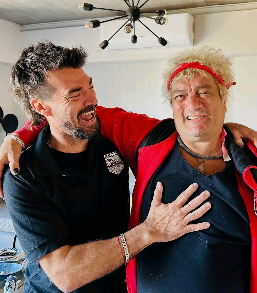 Está saliendo el sol que es sin duda mi dios 😁