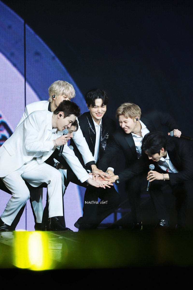 Alicia100609's tweet photo. 250413 Limited Edition Encore

눈부시게 아름다워🌻🌟

#인피니트 #김성규 #장동우 #남우현 #이성열 #김명수 #이성종 #INFINITE 
#15TH_ANNIVERSARY_CONCERT
#LIMITED_EDITION_ENCORE https://t.co/QqRxbFODoB