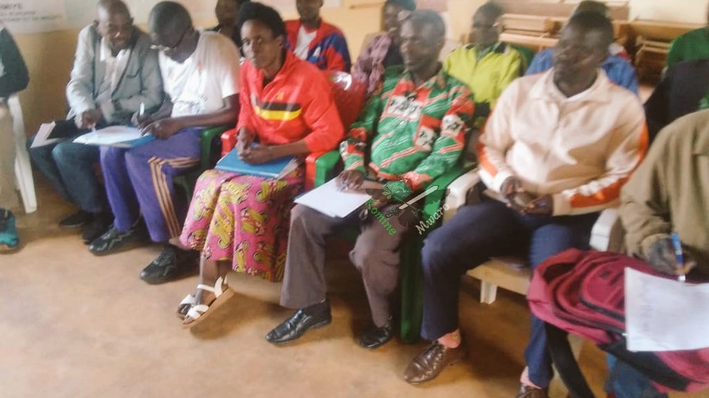 Cndd_FddMwaro's tweet photo. Ubuserukizi bw'umugambwe @CnddFdd muri komine #Mwaro bwazindutse kuri uyu wa14/4/2025 bugendera indongozi z'umugambwe mu mazone  yose agize iyo komine,mu ntumbero yo kubandanya bitegurira neza amatora yimirije.
@CNDD_FDDGitega https://t.co/pfRZwMOs4c