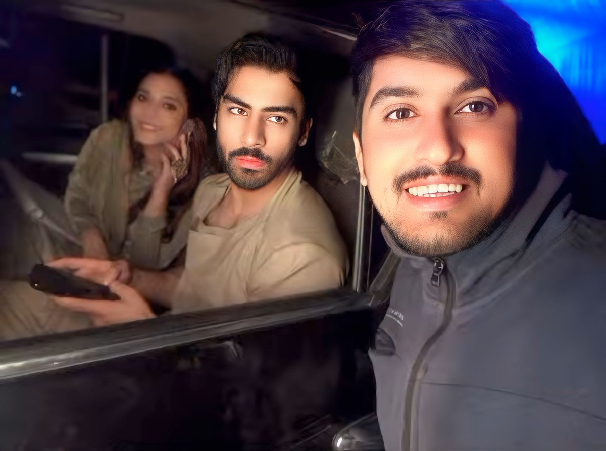 SWEETYISLA67170's tweet photo. Pyaaree log ♥️
#Duniyapur #AnaMir #RamshaKhan #khushhalkhan 
#RamShhal https://t.co/DxUJGuKyZK