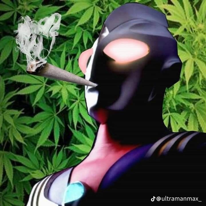 「光の巨人？今は肺がティガダークですよ、笑」