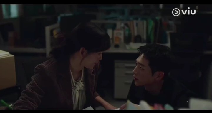 yoonthestreet's tweet photo. @Viu_ID Duh kalau disuruh nyebutin scene favorite keknya semua deh min, tapi yg pertama kali terlintas ya ini yg muncul gerudukan eps 8🫠 Tension mereka waktu udah terbongkar childhood storynya tuh makin gemesin😣 udah gk jaim lagi interaksinya #Viu #giViuWay #UndercoverHighSchoolXViu https://t.co/RtQCjs8L6J