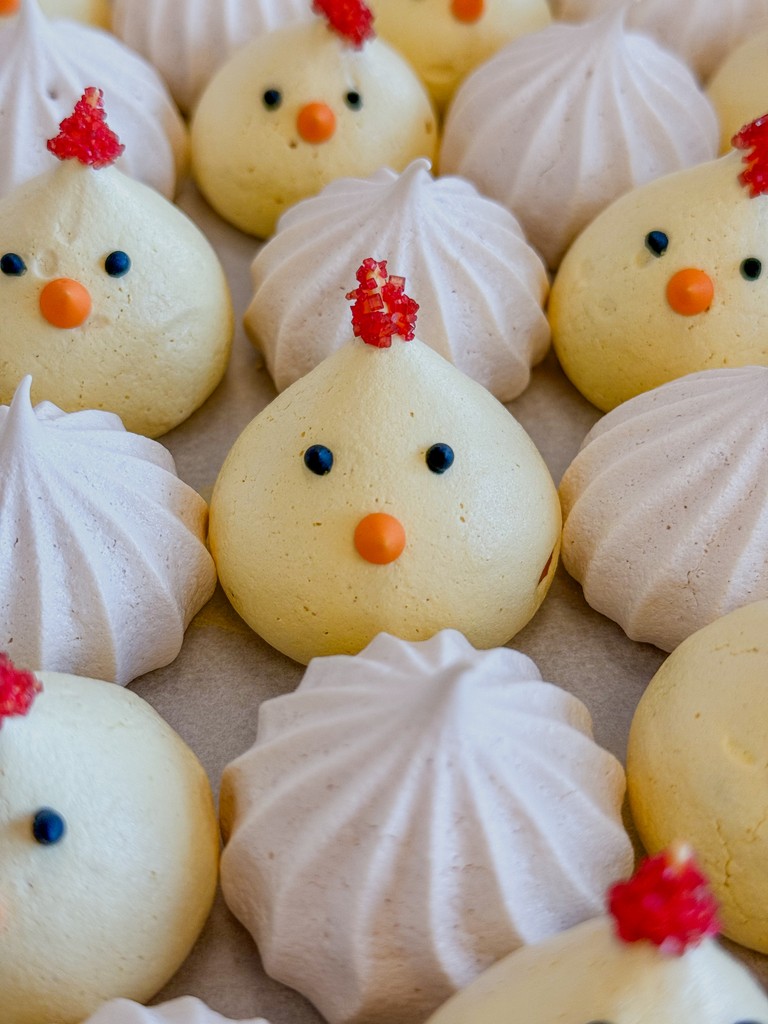 ButterBakedCafe's tweet photo. *Chirp Chirp* 🐣 a little chick told us there are adorable meringues available at Butter!⁠
⁠
Snag a 10 piece pack of Spring inspired Meringues to bright a little more cheer to your day.⁠
⁠
#butterbakedgoods #meringues #spring #easter #bakery #baking https://t.co/iT8dHS0T7J