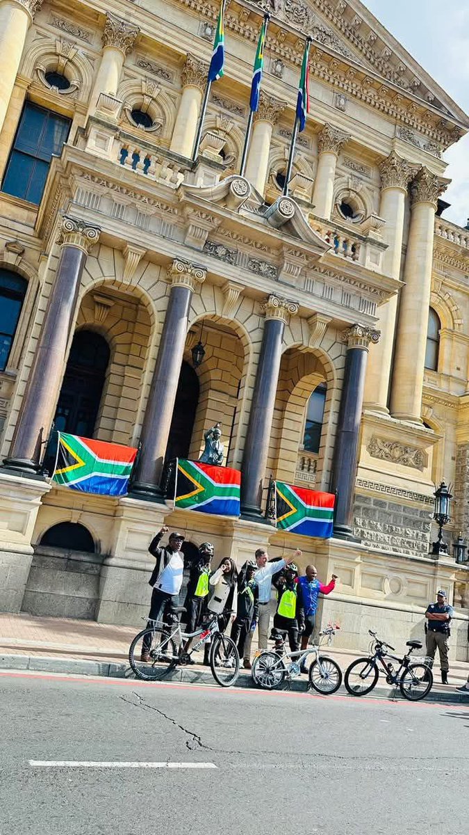 Collen_Malatji3's tweet photo. From Burgersfort to Cape Town, 1700km in 14 days. Gauta Mahlakoane, Karabo Mokoo, and Maxwell Ndou have done more than just cycle across South Africa, theyโve carried the hopes and dreams of a generation that refuses to be left behind.
As the ANC Youth League, we salute these young comrades for their courage, resilience, and vision. Their journey shines a spotlight on whatโs possible when youth take the lead in building alternatives to crime, drugs, and poverty.
Let us use this as a reminder to continue in our support of grassroots sport, youth-led development, and believe in the dreams that power this country forward.๐ฟ๐ฆ๐ด๐พ