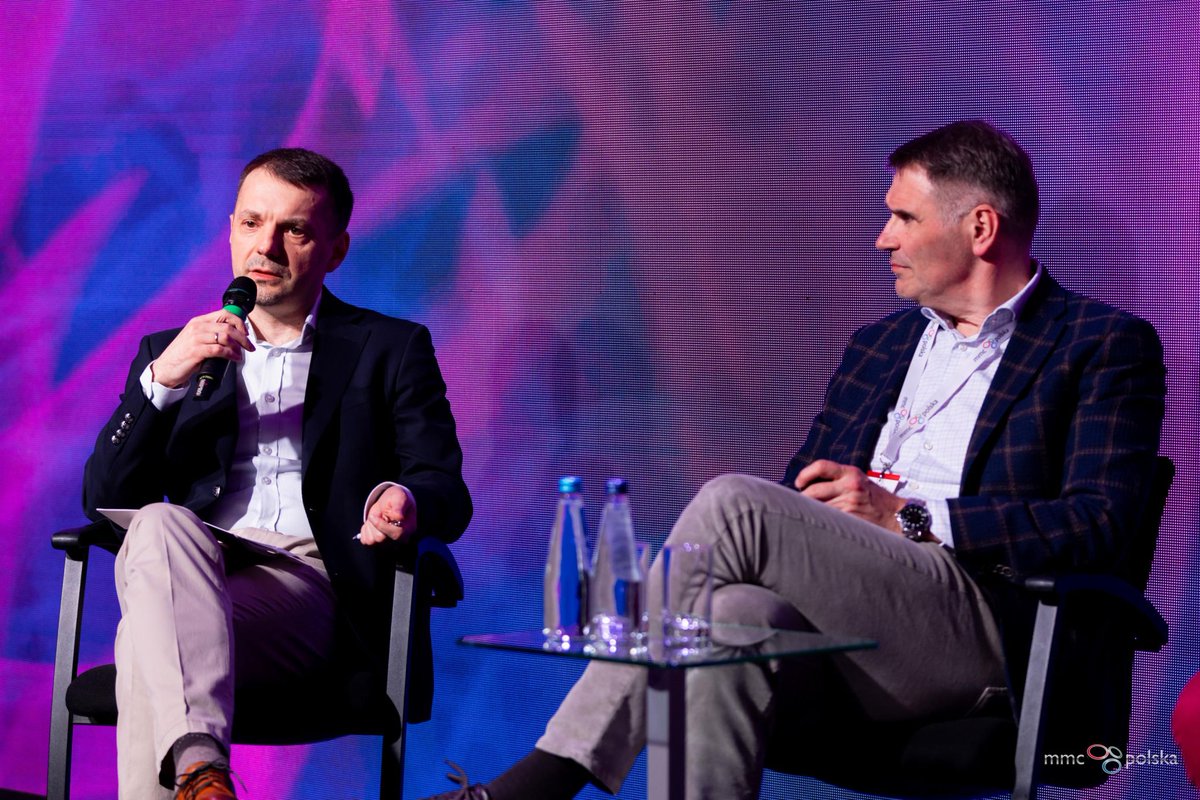 FinTechDigital's tweet image. 💬 Zaczynamy ostatni blok tematyczny wiosennej edycji FinTech &amp;amp; InsurTech Digital Congress. Panel „Building a strong foundation - innowacje na styku finansów i ubezpieczeń”, otworzyła debata pt.: „Cyfrowe usługi finansowe i ubezpieczeniowe vs tradycyjne instytucje.”  #FinTech2025