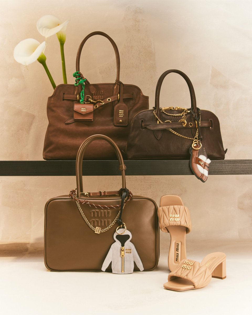 HoltRenfrew's tweet photo. Celebrate Mom—or the Mother figure in your life—by showering her with meaningful and memorable gifts. Click to read and shop! >https://t.co/jM6bCtvnvh https://t.co/vtHjRcHEtK