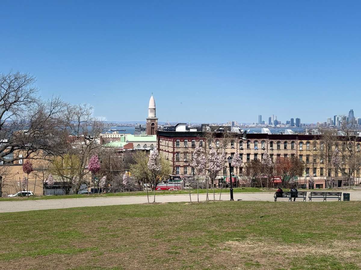 Happy Monday, NYC! ☀️🌸

📍Sunset Park, Brooklyn
