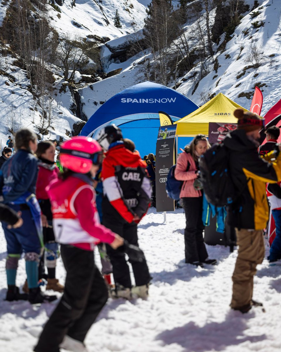 AudiquattroCup's tweet photo. #AudiquattroCup #ThisIsAudi #SpainSnow @audispain https://t.co/frNc4PGizR