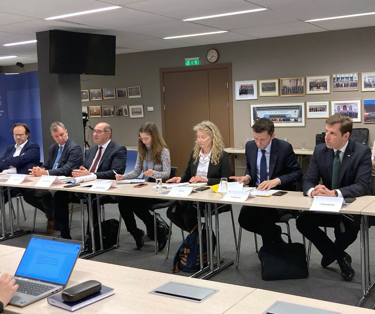🔵 Šodien #ValstsKontrolesKomanda tiekas ar Eiropas Parlamenta Budžeta kontroles komitejas pārstāvjiem. 
🤝 Tikšanās fokusā – valsts izdevumu izpilde aizsardzības mērķiem un ES finansējuma izmantošana Latvijā un tā efektivitāte, īpaši ņemot vērā aktuālos ģeopolitiskos un drošības