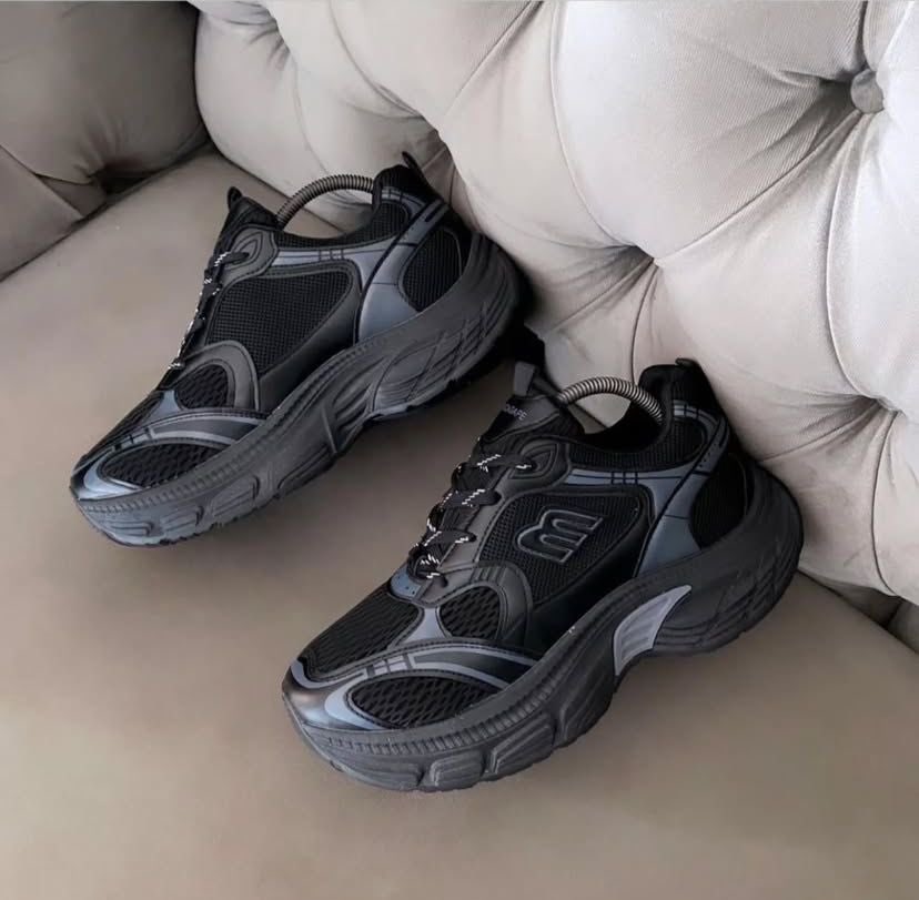 dinero_crocs's tweet photo. Balenciaga sneakers 

Price: ₦28,000

Location Kaduna.
Call or WhatsApp— 08063769764 https://t.co/ezI48MIEsd