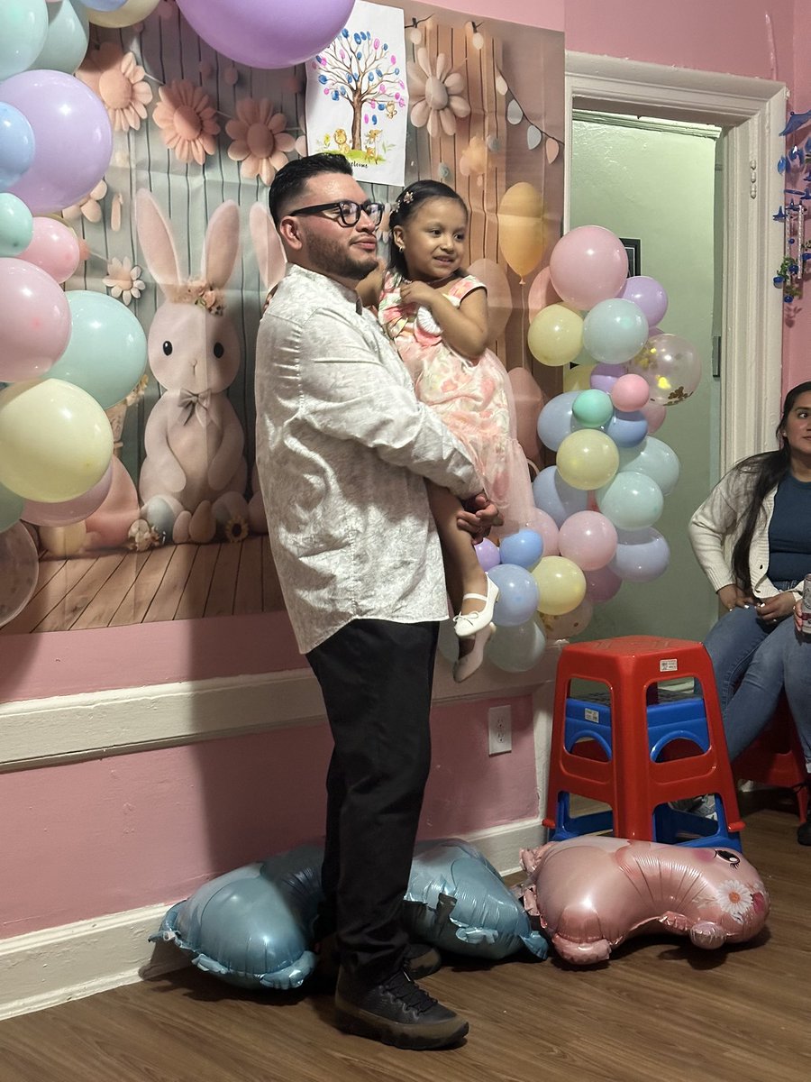 indieralph's tweet image. Gender reveal party. He’s having a boy btw. Also this is staff from my former job/bar. Good hangs. The food was so A1 I didn’t even post it.