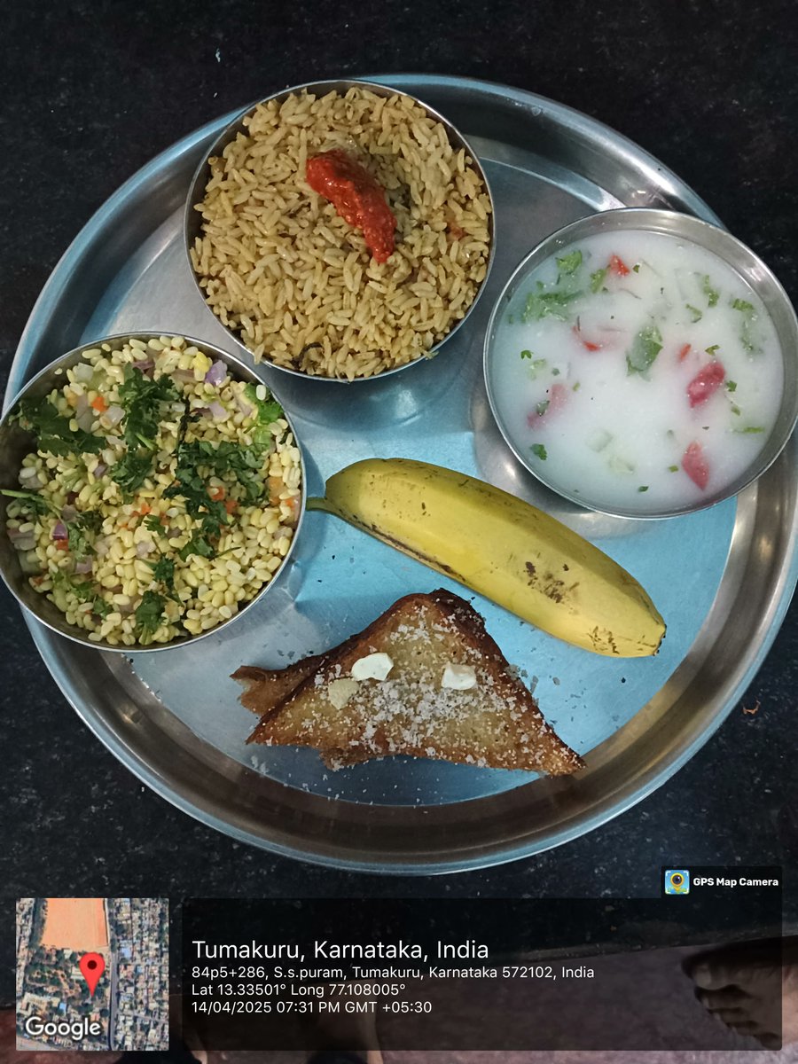 PostMBHN3RKRoad's tweet photo. ರಾತ್ರಿ ಊಟ  #SocialAudit_SWDMeals #SocialWelfare_Karnataka @SWDGoK https://t.co/uzg7gwFxY2