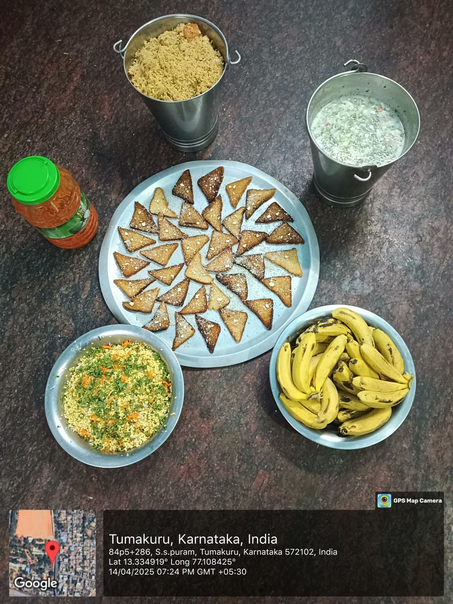 PostMBHN3RKRoad's tweet photo. ರಾತ್ರಿ ಊಟ  #SocialAudit_SWDMeals #SocialWelfare_Karnataka @SWDGoK https://t.co/uzg7gwFxY2