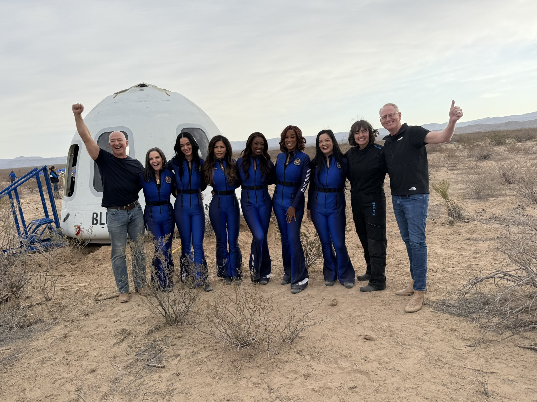 Katy Perry’nin Uzay Zaferi: Blue Origin NS-31 ile Kadınlar Tarih Yazdı