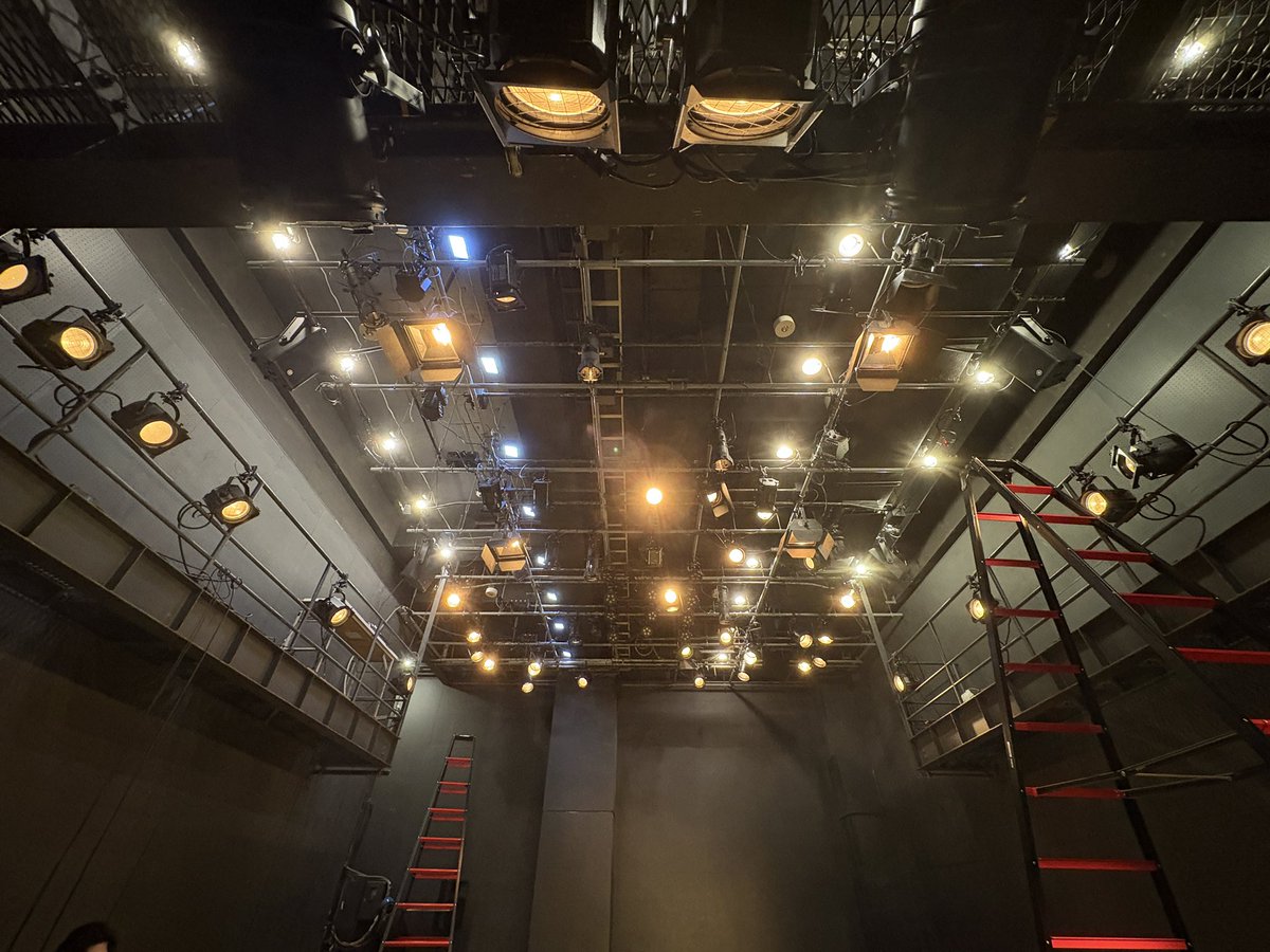 本日アヲォートさんの小屋入りで、インディペンデントシアターOji本格