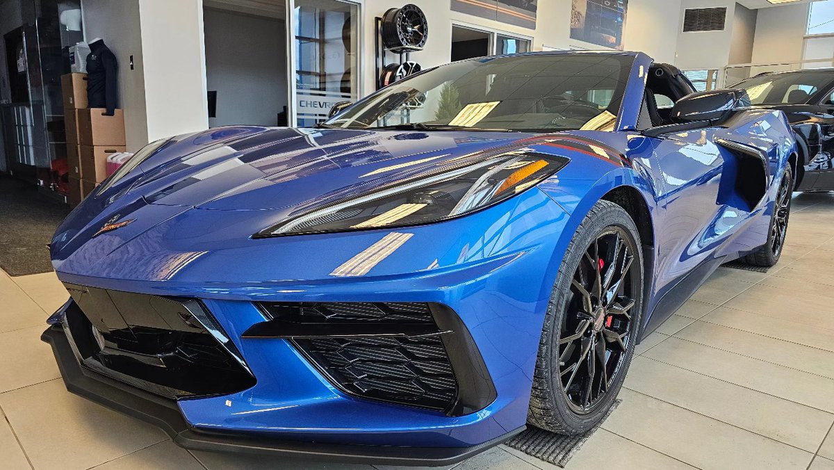 Nouveauté chez nous : la Corvette Stingray Coupé 2023 vient d’arriver.  🥹😍

Design iconique, moteur V8, sensations garanties. Qui aura le privilège de la conduire ?  

#Corvette #Chevrolet #SportCar #NouvelArrivage #VoitureDeRêve #Automont