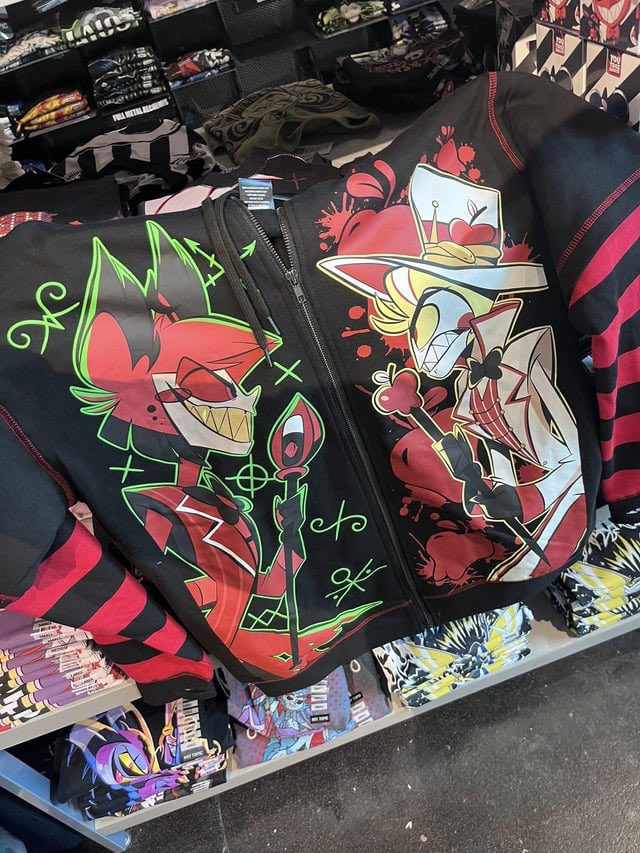 RedVelvetVodka's tweet photo. Dejando de lado la discusion racista
Esto es merch oficial? Me lo juran?
Que qlera xd https://t.co/HyFkhkCoYG
