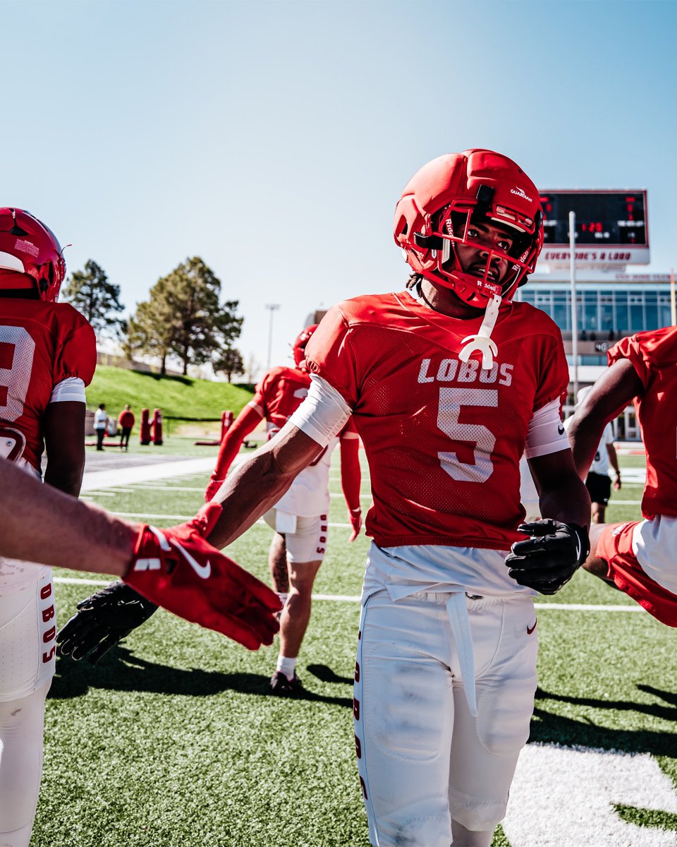 Had ourselves a scrimmage last weekend 😤‼️

🔺See you at the Spring Game this Friday at University Stadium! 
🔺 Kid’s Clinic: 5-5:45 PM (Free for Kids 12 and Under)
🔺 Kickoff: 6:30 PM

#GoLobos | 🐺🆙