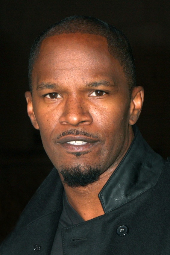 Jamie Foxx is a true Hollywood powerhouse! 🌟 🎶, he continues to captivate audiences with his immense talent. 🎬​ Read more now> l8r.it/90Lh

#JamieFoxx #HollywoodSpotlight #FamousActor #BevHillsMag #BeverlyHills #BeverlyHillsMagazine #Hollywood #Celebrities