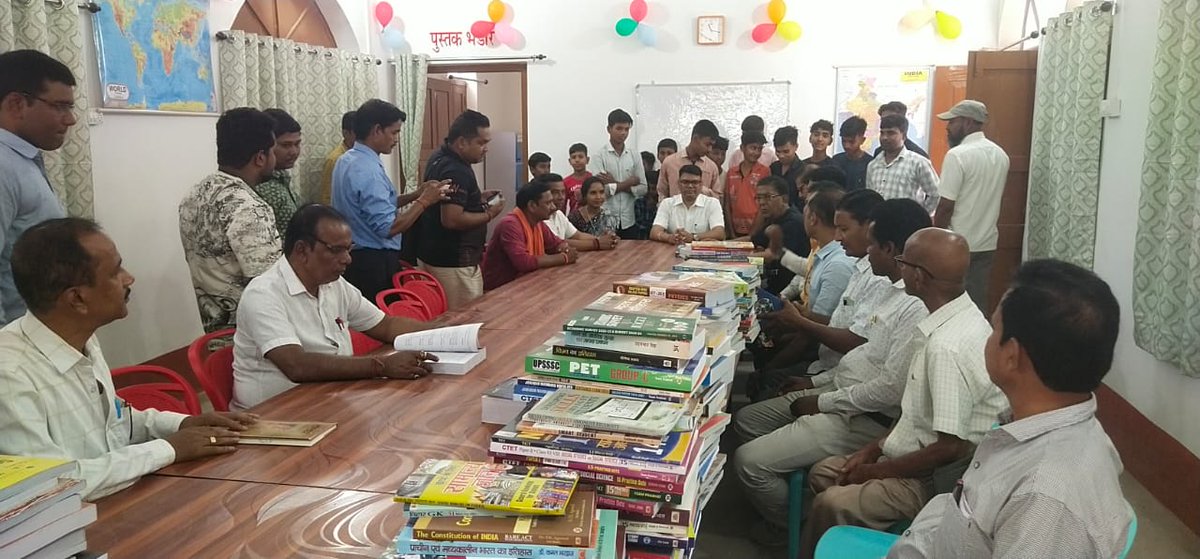 dc_sahibganj's tweet image. बरहरवा प्रखंड में डॉ. भीमराव आंबेडकर जयंती की 134वीं वर्षगांठ पर प्रखंड स्तरीय पुस्तकालय का शुभारंभ किया गया।
यह पुस्तकालय ज्ञान, प्रेरणा और समता के विचारों को आगे बढ़ाने का एक सशक्त माध्यम बनेगा। #AmbedkarJayanti #Sahibganj #KnowledgeForAll @JharkhandCMO @HemantSorenJMM