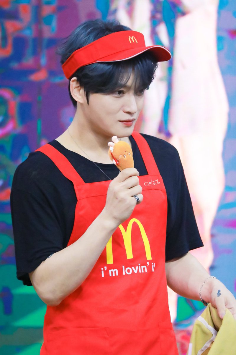 #김재중_마음훔친범인_베이비스
#베이비스_마음훔친범인_김재중

마음 훔친 범인을 잘 찾기로 소문이 난 
김재중 탐정의 은밀한 이중생활 보러가기
🔗instagram.com/jj_1986_jj