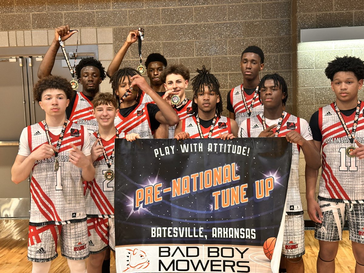 Jacethehooper's tweet image. Had a great weekend and ended up winning the Championship🔥 @94fthoops @94ftexposure @ArkansasAssault @NickNeal870 @KemaniRoberson @CoachSParker_ @mikemaczko21 @chefdavis23 @CoachCDugan @ewash311 @cordwright @BruinsHoopCoach @Coach_DWil @Coach__CJ @JaxonAutry @Jmass30…