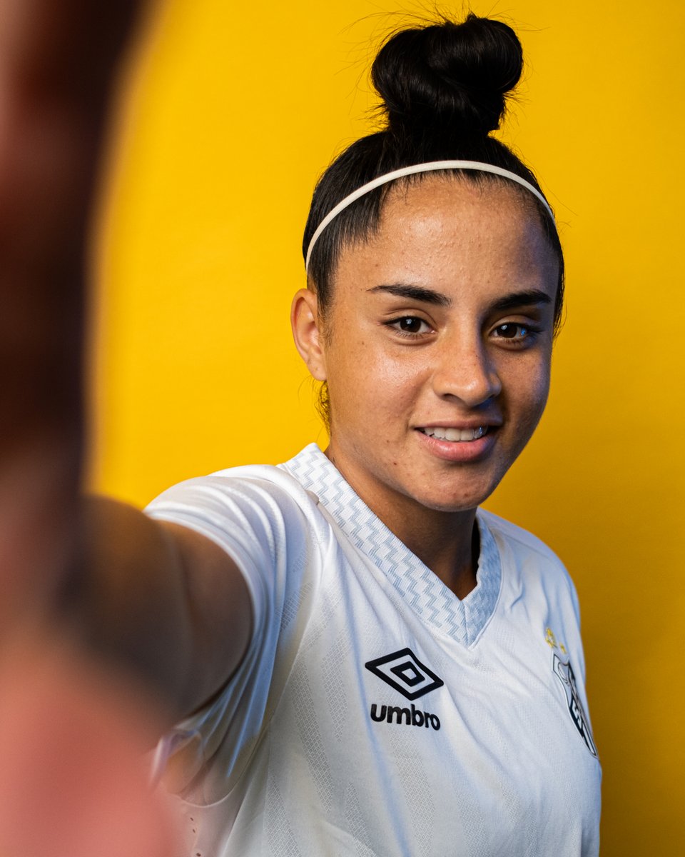 Além do aniversário do Peixão, hoje também é dia da nossa #MeninaDaVila Analuyza! Muito sucesso e alegrias nessa volta mais que especial às #SereiasDaVila, Goiás! 🤍🖤