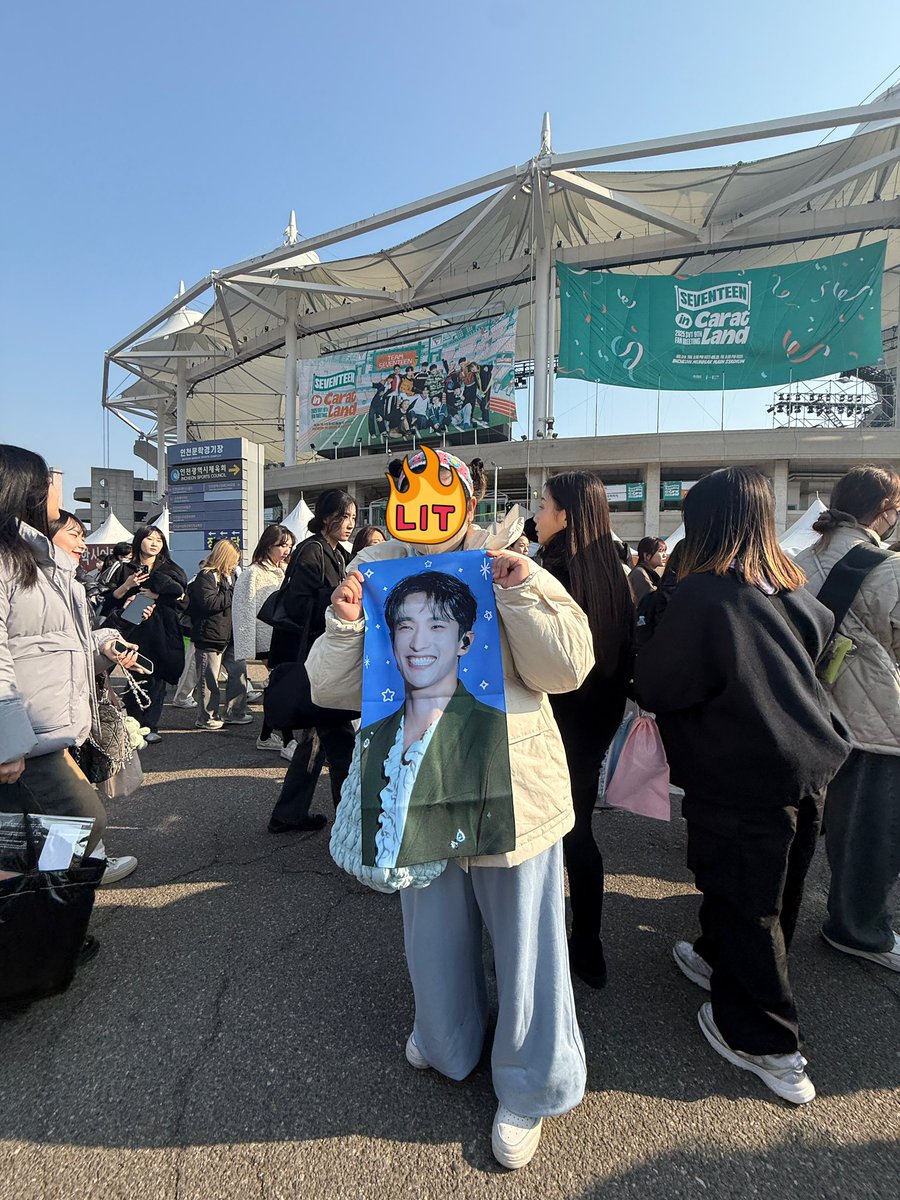 seokbaragi__'s tweet photo. 03.20.2025 here’s to my first (and hopefully not the last) caratland ✨🥺

pcd malala https://t.co/OaOZtrc2i2