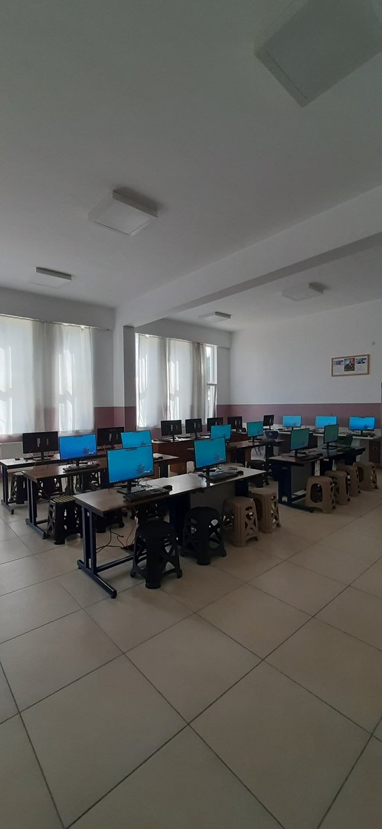 BİLGİSAYAR LABORATUVARIMIZ YENİLENDİ
Öğrencilerimizin daha verimli ve konforlu bir şekilde bilgisayar ve robotik kodlama derslerini işleyebilmeleri için laboratuvarımız son teknoloji ürünü 19 adet masaüstü bilgisayar,3 adet dizüstü bilgisayar ve 3 boyutlu yazıcı ile yenilendi.